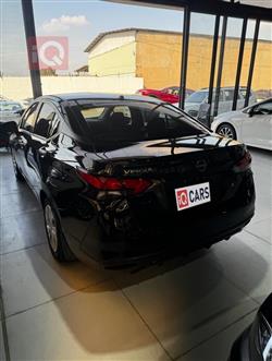 نيسان فيرسا